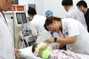 Two hospitals collaborate to save 3-year-old girl with rare cancer