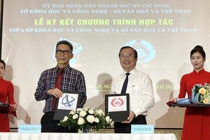 Two departments collaborate for sustainable development in cultural industry