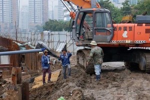 Bustling atmosphere in construction sites during national holidays