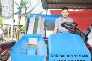 Young inventor helps farmers by making automatic soil packing machine