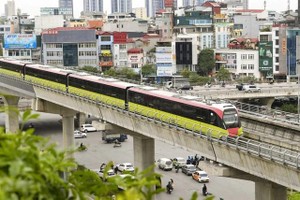 Hanoi launches elevated railway line, commits to net zero future