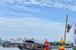 HCMC and Mekong Delta partner for high-quality river tourism