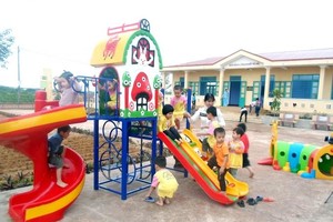 Vietnam Trade Union develops project to benefit working parents in IPs, EPZs