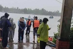 Multiple passengers rescued from ferry accident in Quang Nam