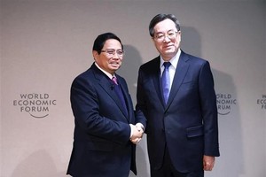 Vietnam treasures and gives top priority to ties with China: PM