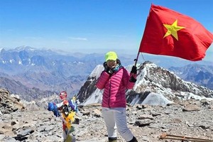 Vietnamese woman conquers highest mountain in the Americas