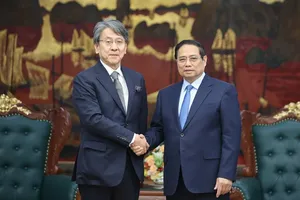Prime Minister calls on Japanese bank to support green projects in Vietnam