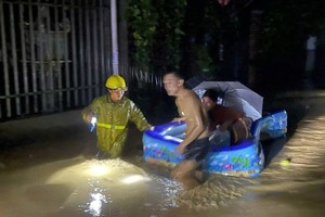 Nghe An's mountain communities endure sleepless nights to flee floods