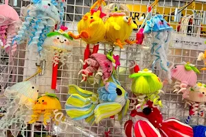 Turning trash into treasure: A woman's mid-autumn lantern initiative