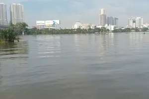 Meteorologists warn of high tides on Saigon river