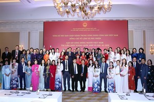 Party chief To Lam meets Vietnamese community in UK