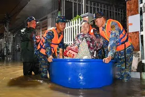 Floods in central region claim 35 lives, thousands of homes submerged