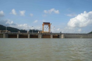 Binh Dien Hydroelectric Reservoir discharges water due to heavy rainfall.