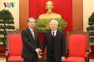 Communist Party Secretary General ,  President of Vietnam Nguyen Phu Trong (R) and  China Ambassador to Vietnam Xiong Bo (Photo: VOV)
