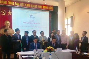 A signing ceremony between Vietnam National Administration of Tourism and the Ministry of Culture, Sports and Tourism  about  establishment of a tourism representative office of Vietnam in South Korea.