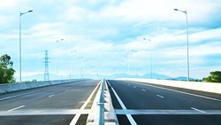 Two transport projects lag behind schedule