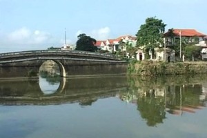 A corner of Ngu Ha river (Source: http://netcodo.com.vn)