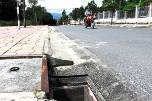 HCMC plans to build residential water drainage systems through  sewers in Binh Thanh District in the first quarter of 2020.