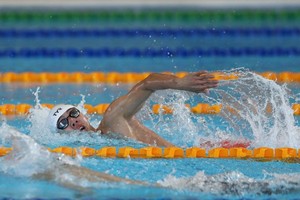 Nguyen Huy Hoang breaks SEA Games record with an achievement of 3 minutes 49.08 seconds in the men’s 400- meter-freestyle event. (Photo: DUNG PHUONG)