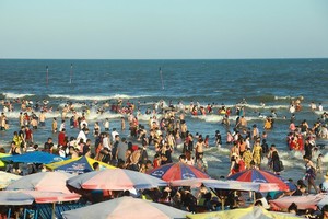 Tourists enjoy Tet holiday in Vung Tau city