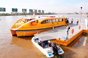  River bus operates in Sai Gon River. (Photo:Gia Minh)