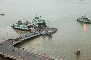 Cat Lai ferry