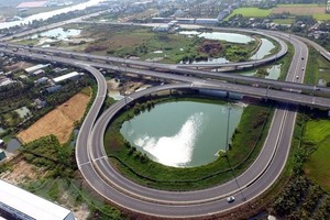 A section running through Tan An city (Long An province) of Ho Chi Minh City-Trung Luong Expressway, part of the North-South Expressway (Photo:VNA)