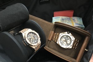 The lost bag with pricey belongings and VND500 million in cash 