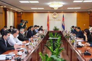 Vietnam, Cambodia lift trade ties