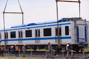 Third three-carriage train put on Long Binh Depot railway 