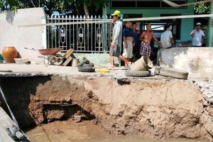 Soc Trang declares emergency landslide situation in Hau River’s islets