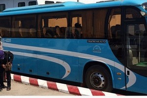 An Giang halts public passenger vehicles passing through HCMC, Long An 