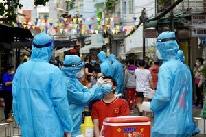 HCMC performs dual plan of quarantine against Covid-19, production