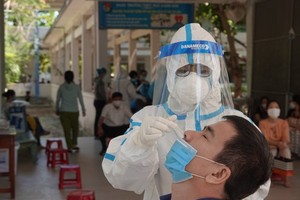 Da Nang halts beach bathing, sport activities, haircut service from July 15