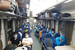 Railway sector runs more trains bringing home returners from HCMC