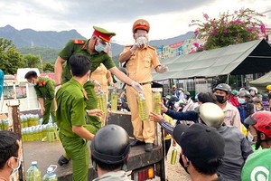 Central provinces support more returners home from HCMC, Southern region