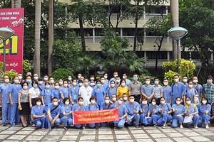 Hanoi sends medical workers to support HCMC in Covid-19 fight