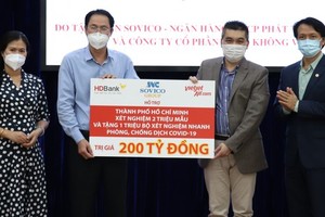 HCMC receives one million Covid-19 antigen rapid test kits