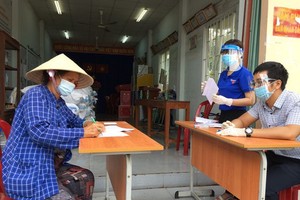 HCMC overcomes obstacles of financial support for needy residents