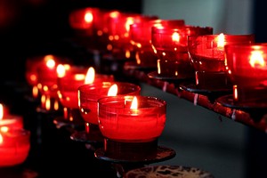 HCMC to turn off lights, light candles in memory of Covid-19 victims