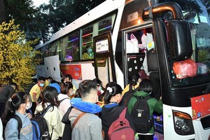 Disadvantaged workers to be gifted bus tickets to return home for Tet