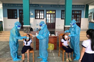 20 rapid test kits to be distributed for each public school in HCMC 