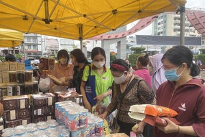 HCMC implements diversified activities during Workers' Month