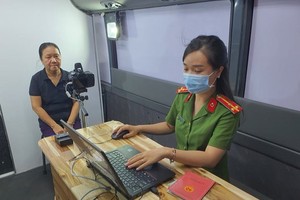 HCMC strives to complete target of granting chip-based citizen ID cards