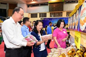 HCMC organizes zero- dong mini supermarket for the poor