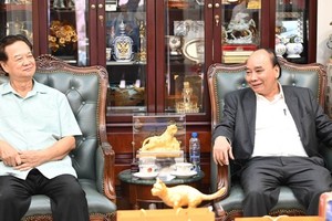President Nguyen Xuan Phuc visits former senior leaders of Party, State on Tet