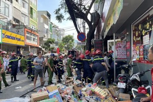 One dead as convenience store collapses in HCMC