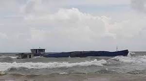 Two barges sunk in waters of Phu Quy