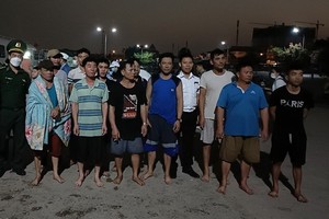 Binh Thuan receives 11 crew members in distress