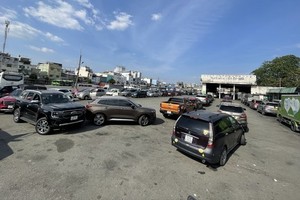 Profiteers at registration centers to be strictly handled